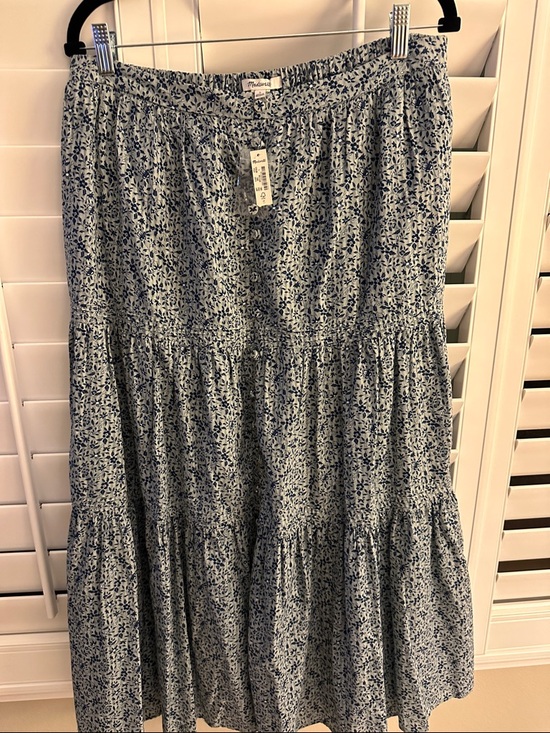 Madewell Dresses & Skirts - Tiered Floral Midi Skirt - Blue